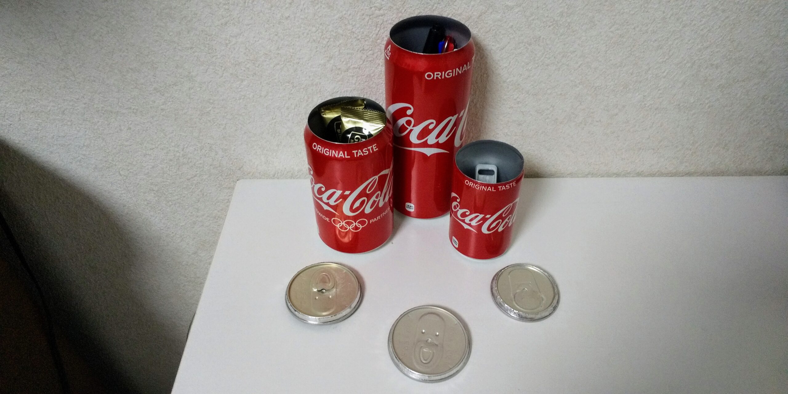 空き缶リメイク】コカコーラ缶の大中小で小物入れを作りました | おじさん上級職への道