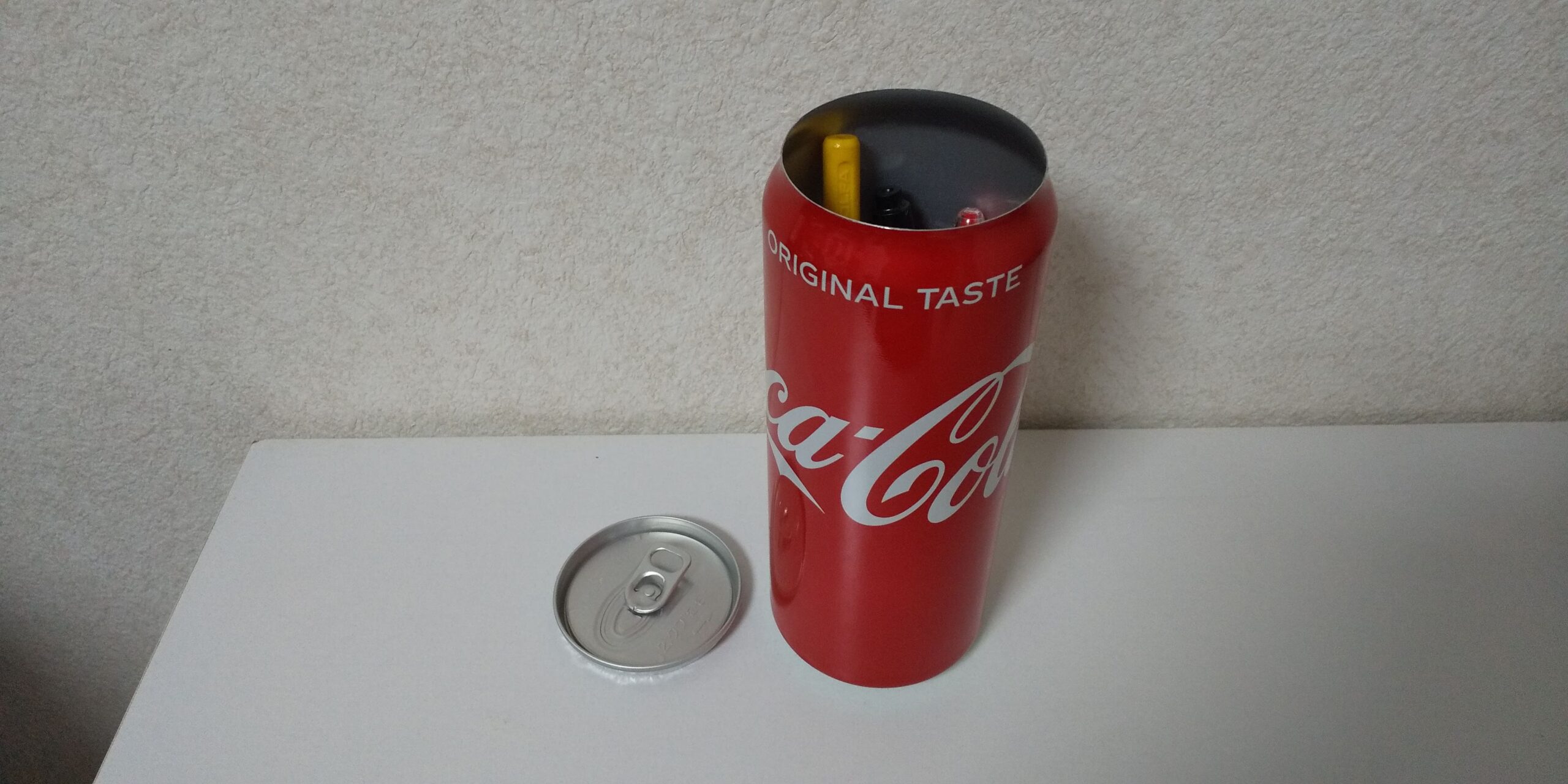 コカコーラの空き缶でペン立てを作りました おじさん上級職への道